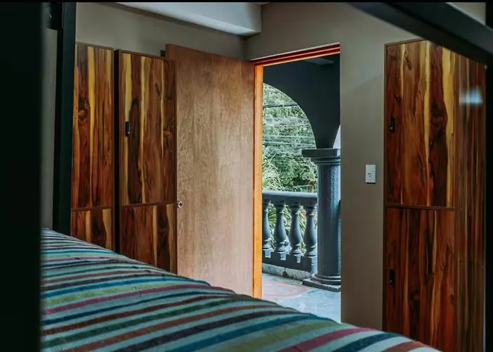 Hostel Casa Varuna *